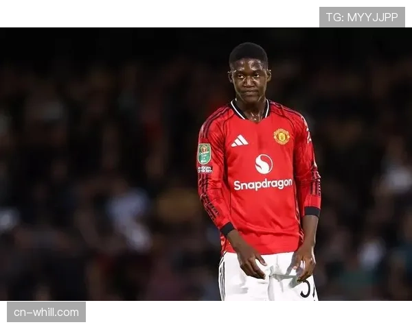 官方：曼联激活梅努合同中的续约两年选项